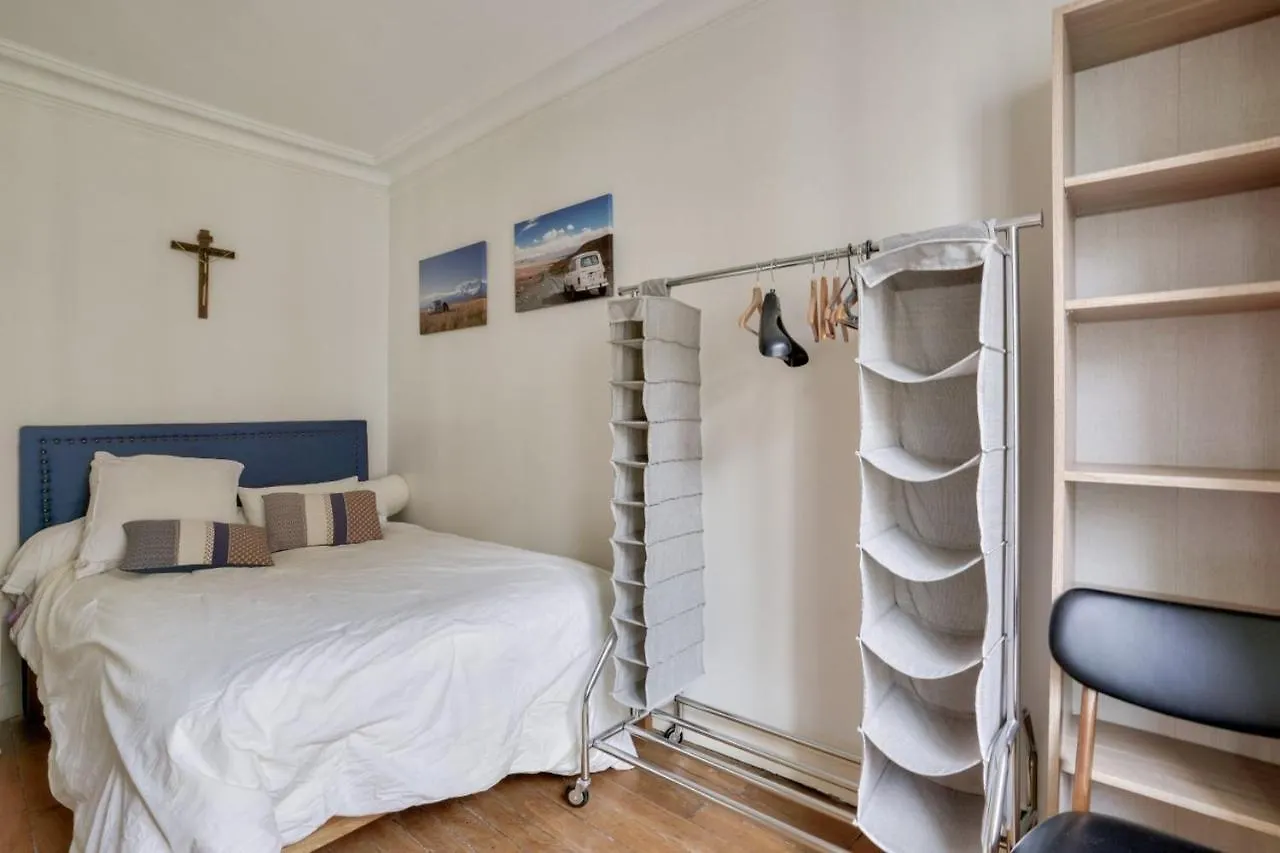 Charming Apartment For 2 People - Paris 18